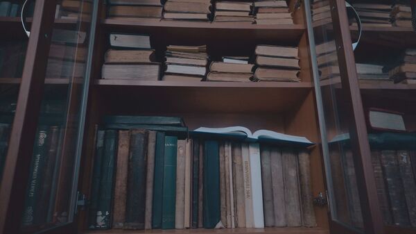 За семью замками: какие тайны хранит библиотека Хырбовецкого монастыря За семью замками: какие тайны хранит библиотека Хырбовецкого монастыря - Sputnik Молдова