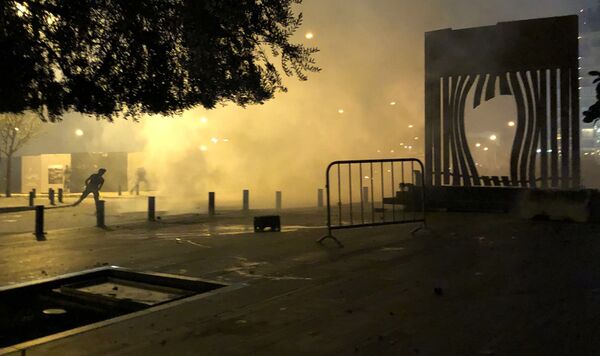 Мир за сутки: Бейрут притих, Трамп все отвергает, страшный вирус певицы - Sputnik Молдова