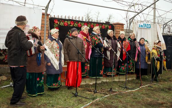 Фестиваль «Киралейса лейса...» в селе Терновка, посвященный завершению святочных праздников - Sputnik Молдова
