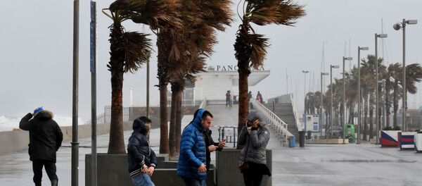 Шторм Глория на пляже Ла Мальварроса в Валенсии, Испания - Sputnik Молдова