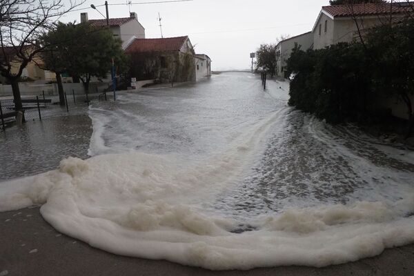 Затопленная улица в районе Аржелес-Сюр-Мер, Франция - Sputnik Молдова