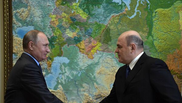 Президент РФ В. Путин провел встречу с руководителем ФНС М. Мишустиным в Сочи - Sputnik Moldova