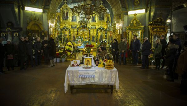 В монастыре Св. Феодора Тирона в Кишиневе прошло прощание с легендой отечественной журналистики Маргаритой Цвик. - Sputnik Moldova