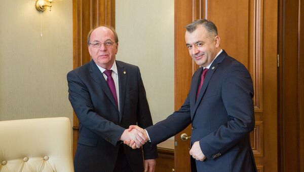Молдавский премьер Ион Кику (справа) и посол России в республики Олег Васнецов - Sputnik Молдова