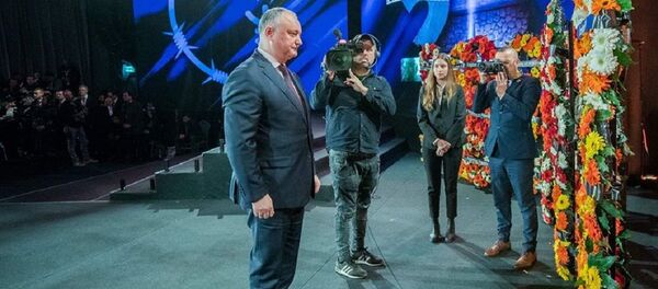 Президент Молдовы Игорь Додон принял участие в официальной церемонии памяти жертв Холокоста - Sputnik Молдова