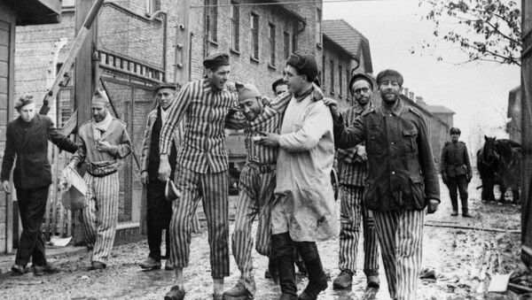 Освобождение советскими войсками узников немецко-фашистского концлагеря Аушвиц-Биркенау - Освенцим, Польша - Sputnik Moldova