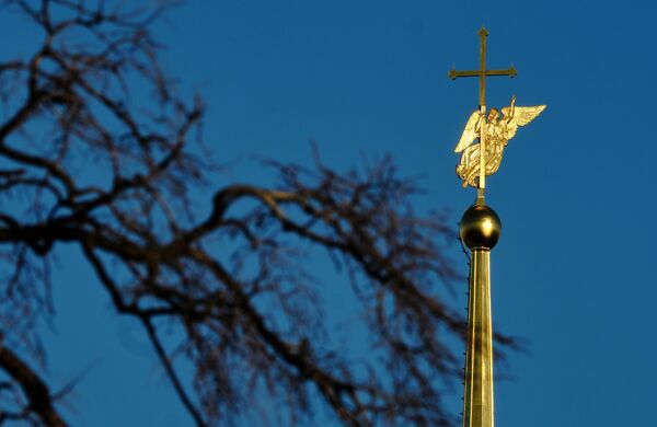Фигура ангела на соборе Петра и Павла в Санкт-Петербурге - Sputnik Молдова