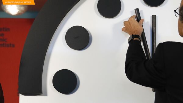 Часы Судного дня: мир стал на 100 секунд ближе к глобальной катастрофе - Sputnik Молдова