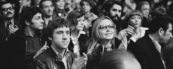 Французская актриса Марина Влади и актер Владимир Высоцкий - Sputnik Молдова