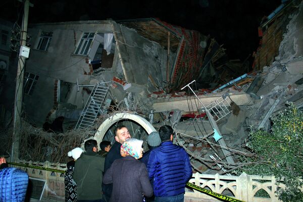 Urmările cutremurului din estul Turciei - Sputnik Moldova-România