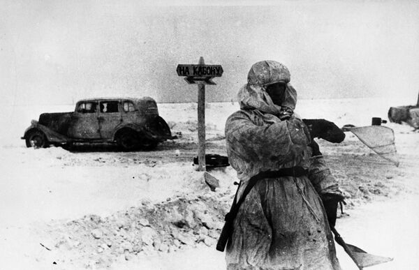 Регулировщик на Дороге жизни через Ладожское озеро, 1 февраля 1943 года - Sputnik Moldova-România