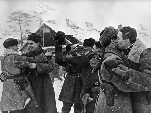 Встреча бойцов Ленинградского и Волховского фронтов,18 января 1943 года - Sputnik Moldova-România