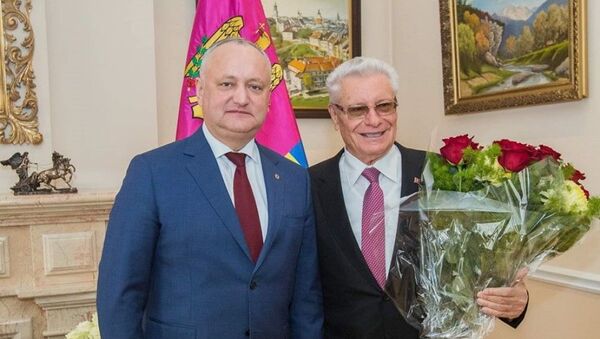 Igor Dodon îl felicită pe Petru Lucinschi - Sputnik Moldova