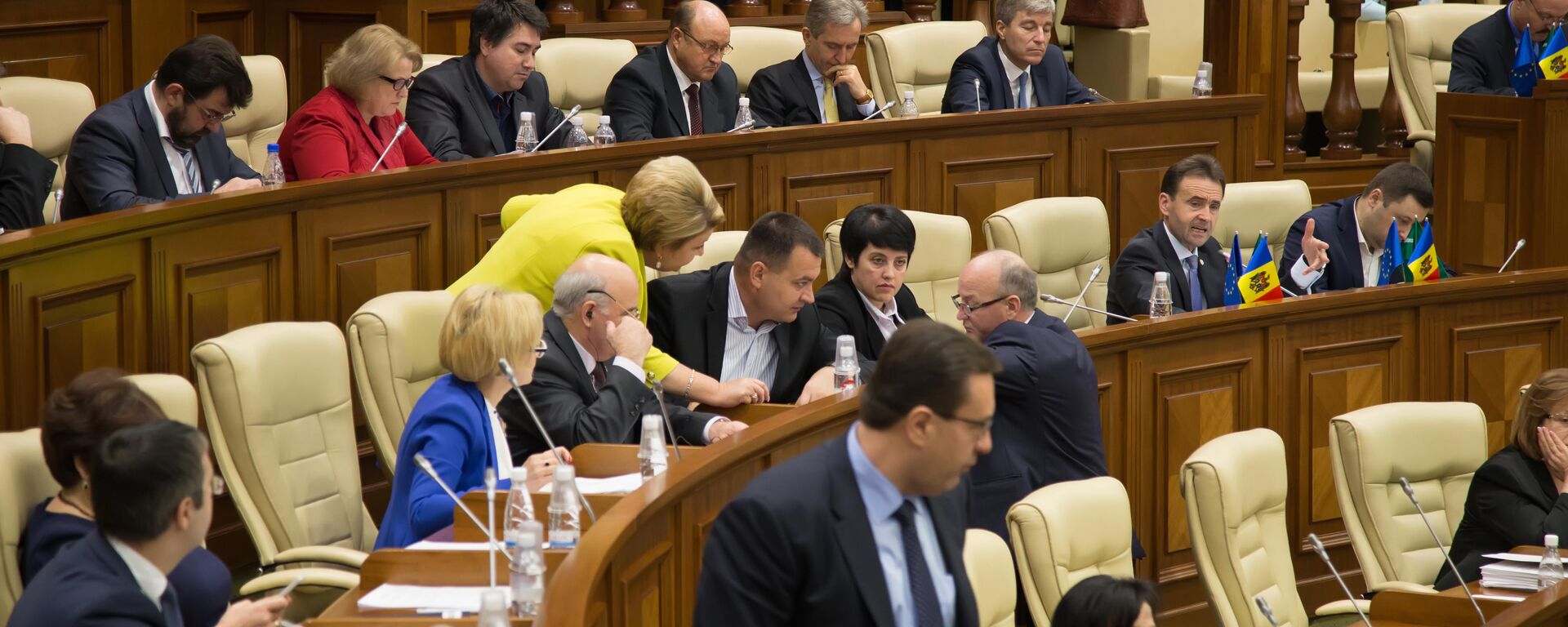 Deputații Parlamentului RM - Sputnik Молдова, 1920, 21.12.2015