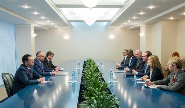 Igor Dodon a avut o întrevedere cu delegația Departamentului de Stat al SUA - Video Igor Dodon a avut o întrevedere cu delegația Departamentului de Stat al SUA - Video - Sputnik Moldova