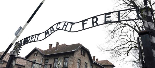 File photo of the sign Arbeit macht frei (Work Makes You Free) at the main gate of the former German Nazi concentration and extermination camp Auschwitz in Oswiecim January 19, 2015. File photo of the sign Arbeit macht frei (Work Makes You Free) at the main gate of the former German Nazi concentration and extermination camp Auschwitz in Oswiecim January 19, 2015. - Sputnik Moldova
