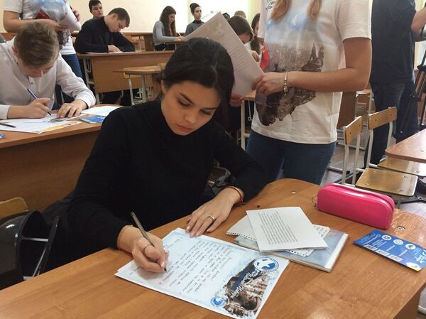 Письма ветеранам от детей: новое поколение сохранит память о Великой Победе - Sputnik Молдова