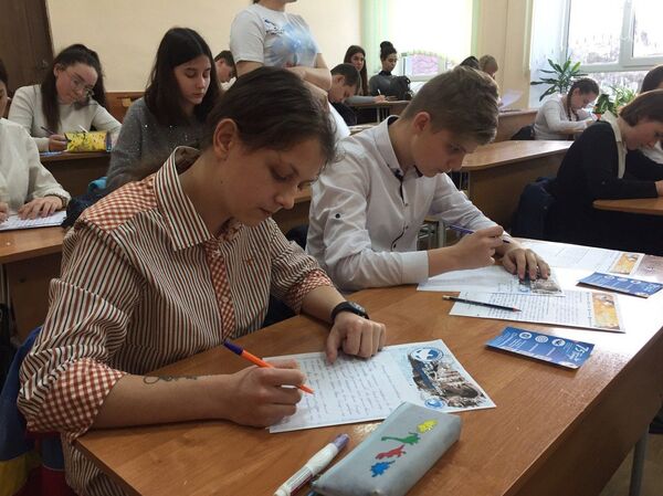 Письма ветеранам от детей: новое поколение сохранит память о Великой Победе - Sputnik Молдова