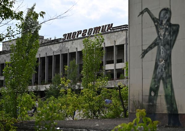 Граффити на бывшем доме культуры «Энергетик» в городе-призраке Припять - Sputnik Молдова
