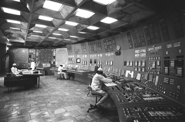 В помещении блочного щита управления энергоблока Чернобыльской АЭС, 1986 год - Sputnik Молдова