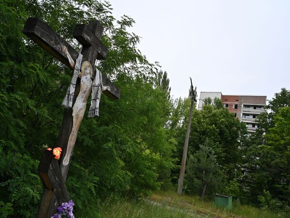 Распятие в городе-призраке Припять, июнь 2019 - Sputnik Молдова