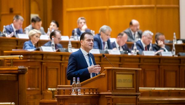 Ludovic Orban și alți miniștri din Guvern la Parlament - Sputnik Moldova-România