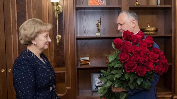 Igor Dodon a felicitat-o pe Zinaida Greceanîi - Sputnik Moldova