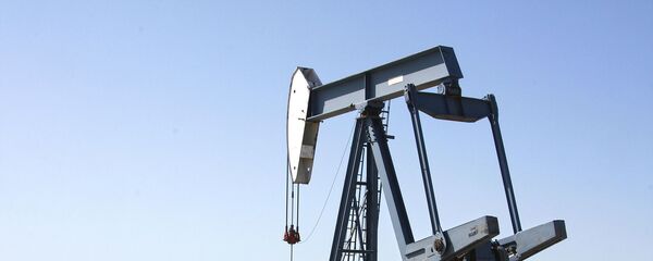 Добыча нефти, архивное фото - Sputnik Moldova