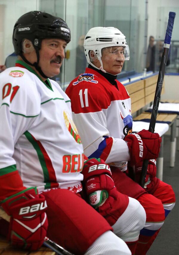 В одной команде — и в политике, и в хоккее: Лукашенко — о работе с Путиным - Sputnik Молдова