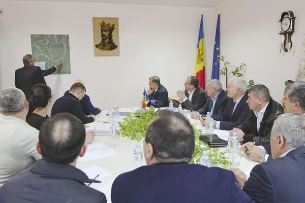Şedinţă importantă convocată de premierul Chicu: Unde s-au deplasat membrii Guvernul Şedinţă importantă convocată de premierul Chicu: Unde s-au deplasat membrii Guvernul - Sputnik Moldova