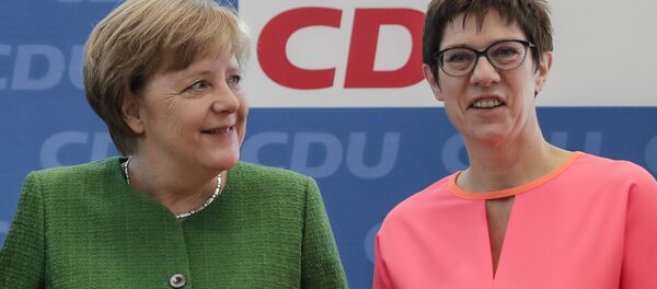 Annegret Kramp-Karrenbauer und Angela Merkel // AP Photo, Markus Schreiber  - Sputnik Moldova-România
