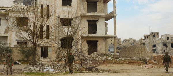 Саперы сирийской армии ищут мины в освобожденном от боевиков городе Мааррат-эн-Нууман в Сирии Саперы сирийской армии ищут мины в освобожденном от боевиков городе Мааррат-эн-Нууман в Сирии - Sputnik Молдова