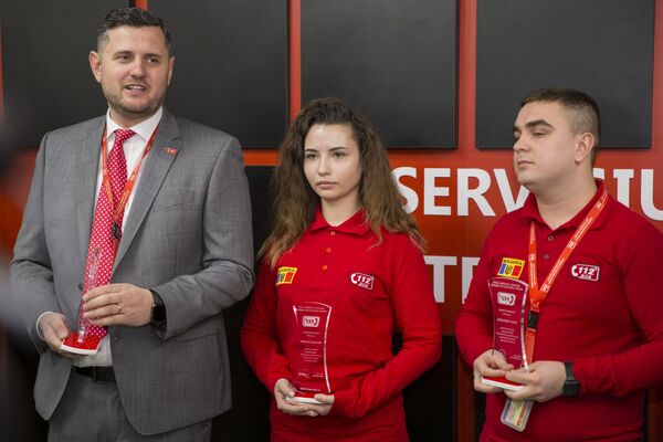 În cadrul evenimentului cei mai buni lucrători ai Serviciului 112 au primit premii. - Sputnik Moldova