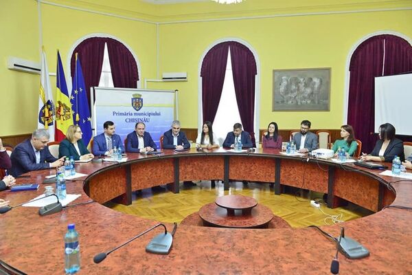 Fără cozi imense și nervi întinși la Primărie: Cum vrea Ion Ceban să reducă birocrația Fără cozi imense și nervi întinși la Primărie: Cum vrea Ion Ceban să reducă birocrația - Sputnik Moldova