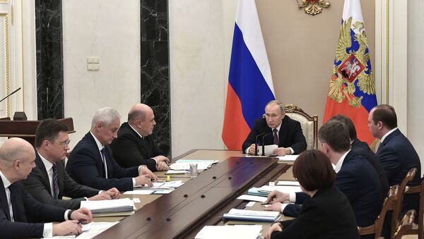 Президент РФ В. Путин провел совещание по экономическим вопросам - Sputnik Moldova-România
