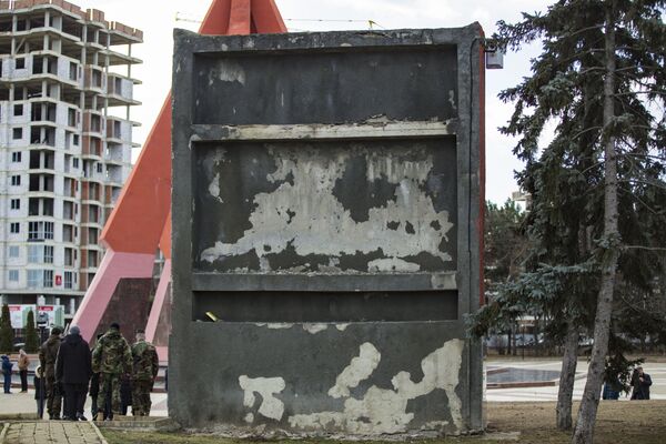 Плач мемориала Вечность в Кишиневе: как будут решать проблемы комплекса Плач мемориала Вечность в Кишиневе: как будут решать проблемы комплекса - Sputnik Молдова