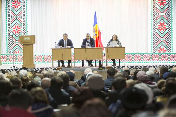 Ion Chicu a efectuat vizite la Sângerei și Bălți: Ce a discutat cu Renato Usatîi - Foto Ion Chicu a efectuat vizite la Sângerei și Bălți: Ce a discutat cu Renato Usatîi - Foto - Sputnik Moldova