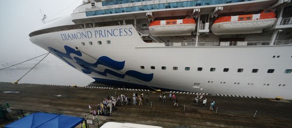 Круизный лайнер Diamond Princess прибыл в порт Владивостока - Sputnik Молдова