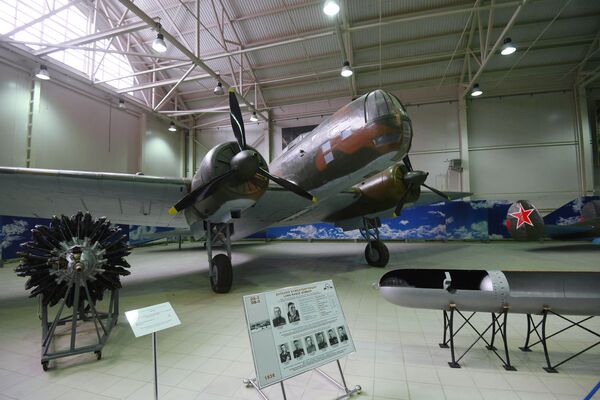 Дальний бомбардировщик ДБ-3, представленный в Центральном музее Военно-воздушных сил, в Монино - Sputnik Молдова