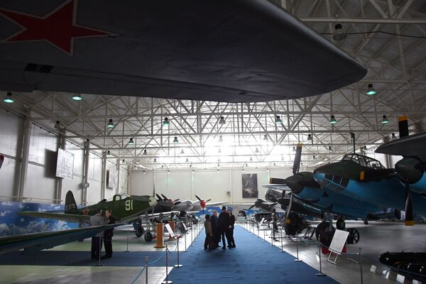 На открытии экспозиции Самолеты Великой Отечественной войны в Центральном музее Военно-воздушных сил в Монино - Sputnik Молдова