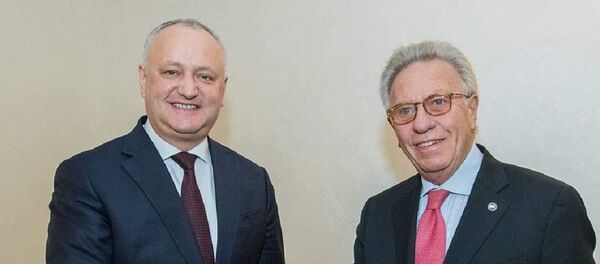 Президент Молдовы Игорь Додон и глава Венецианской комиссии Джанни Букиккьо - Sputnik Молдова