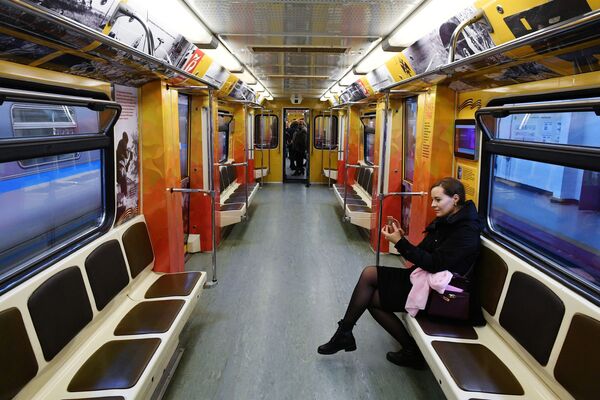 Новый тематический поезд метро Путь к Победе - Sputnik Молдова