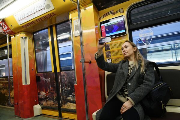 Новый тематический поезд метро Путь к Победе - Sputnik Молдова
