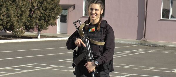 Девушки, которые вдохновляют: Михаэла Шолкан, боец спецназа Fulger - Sputnik Молдова