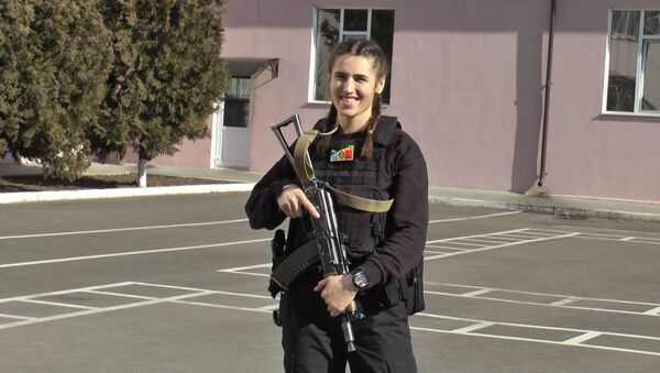 Девушки, которые вдохновляют: Михаэла Шолкан, боец спецназа Fulger - Sputnik Молдова