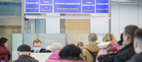 Повышенные меры безопасности: как в Международном аэропорту Кишинева проверяют пассажиров - Sputnik Молдова