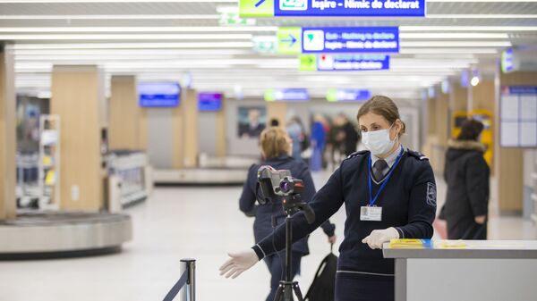 Măsuri sporite de securitate: Cum sunt verificați pasagerii pe Aeroportul Internațional Chișinău - Sputnik Moldova-România