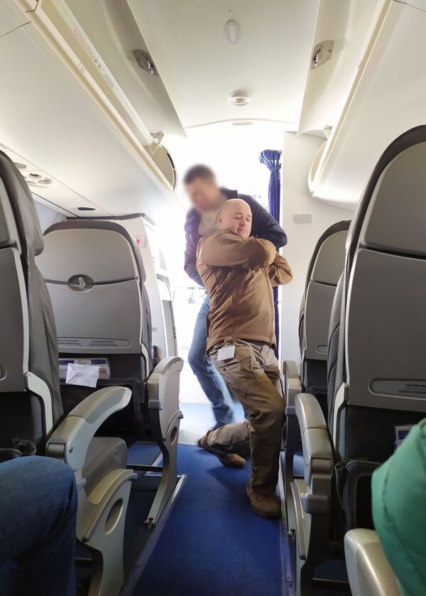 Situație de criză în avion: SIS și „Air Moldova” și-au testat reacția – Foto Situație de criză în avion: SIS și „Air Moldova” și-au testat reacția – Foto - Sputnik Moldova