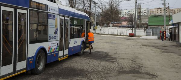 Трудовые будни девушки-водителя троллейбуса - Sputnik Молдова