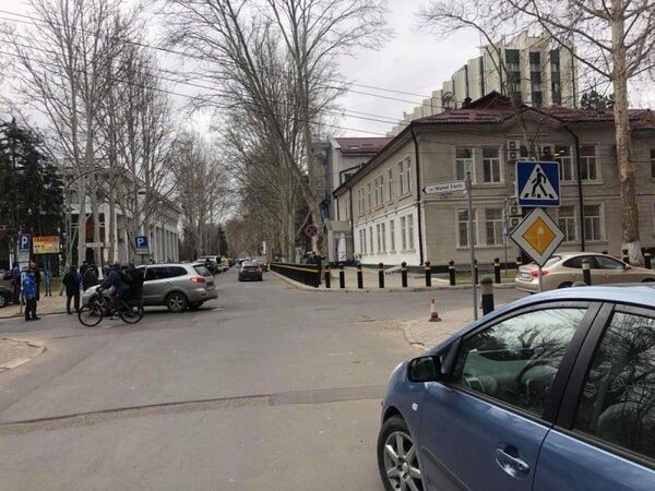 Accident grav în Capitală: Două mașini s-au lovit violent - Foto Accident grav în Capitală: Două mașini s-au lovit violent - Foto - Sputnik Moldova